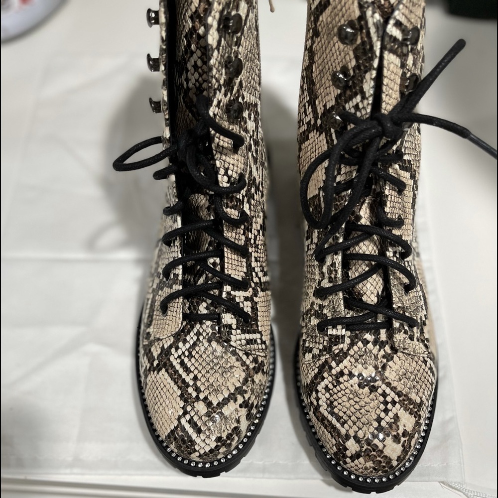 EXPRESS---Booties